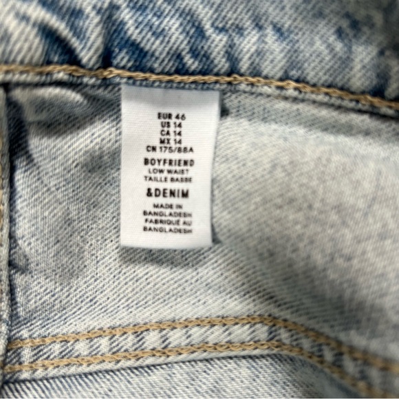H&M Woman’s Distressed Boyfriend Low Waist Denim Jeans Size 14 - Picture 8 of 9